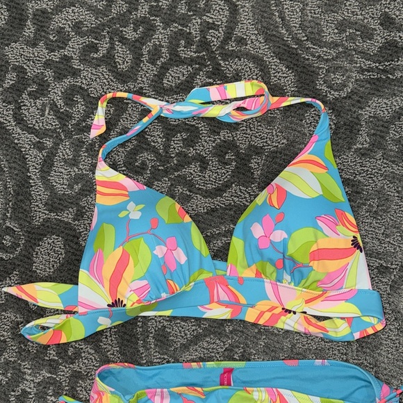 •Victoria’s Secret Swim• - Picture 2 of 3